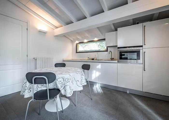 Apartament Yid Little With Garden